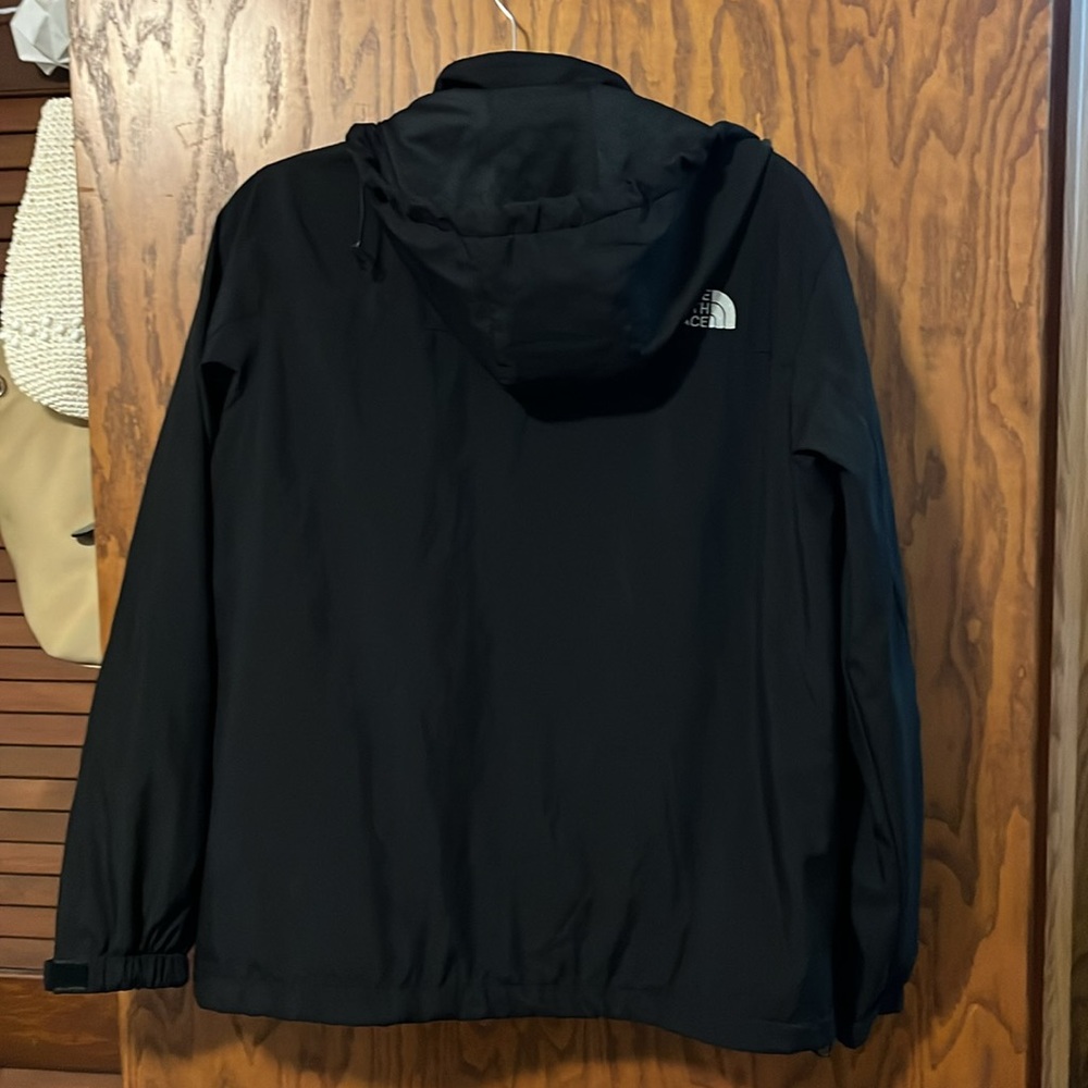 North Face - Wind/Rain Repellant Jacket (lightweight) - Picture 4 of 5